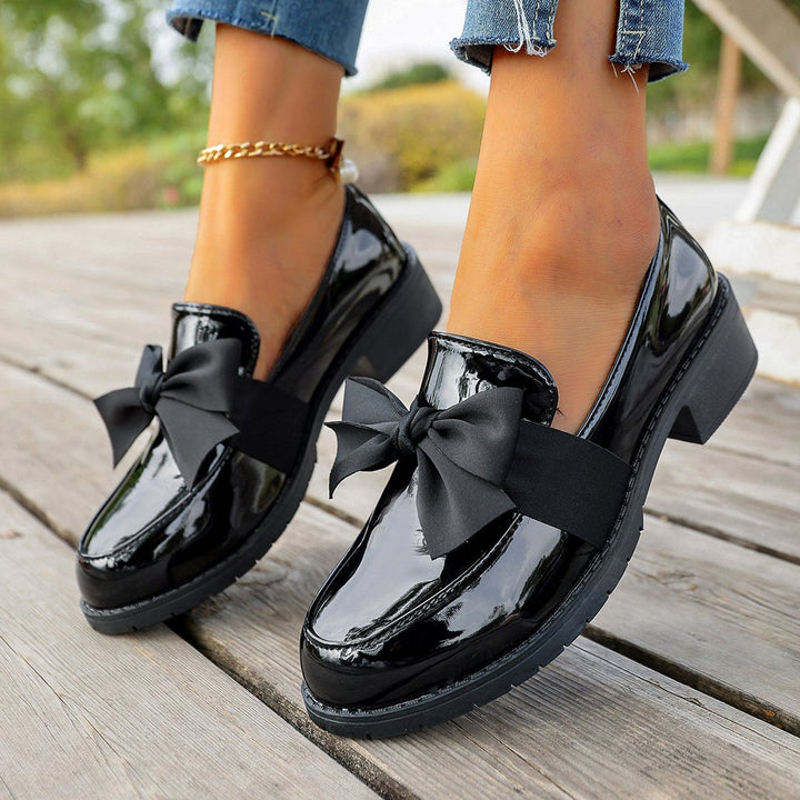 Ziena - Patent Leather Loafer With Bow Accent