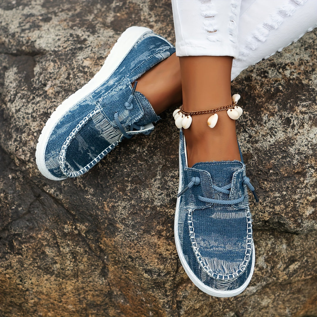 Aigerim - Comfortable Lace-Up Flat Sneakers