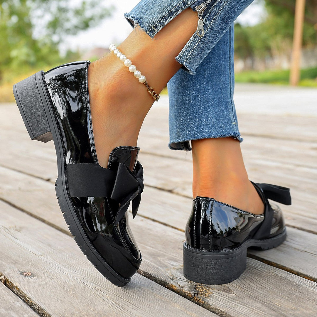 Ziena - Patent Leather Loafer With Bow Accent