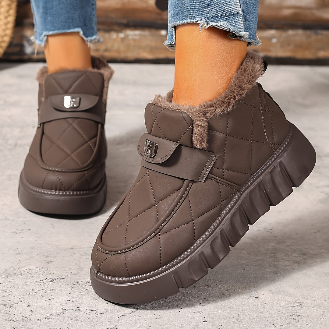 Karryna - Shoes With Quilted Uppers and Plush Lining