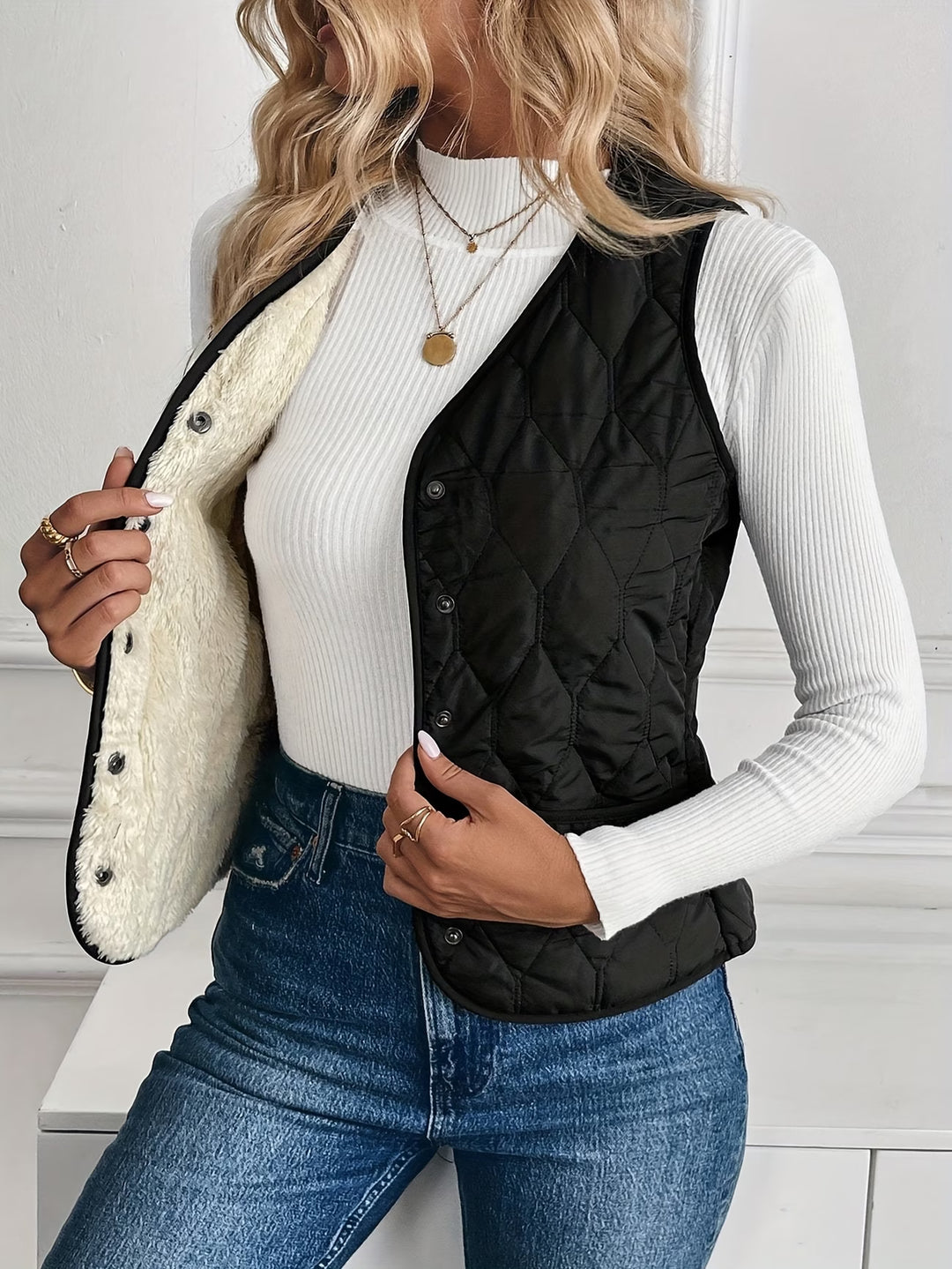 Mandia - Sleeveless Vest With Pockets