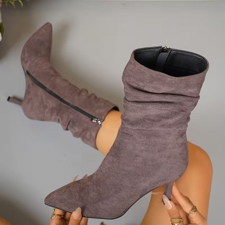 Tittana - Mid Heeled Boots with Pointed Edges