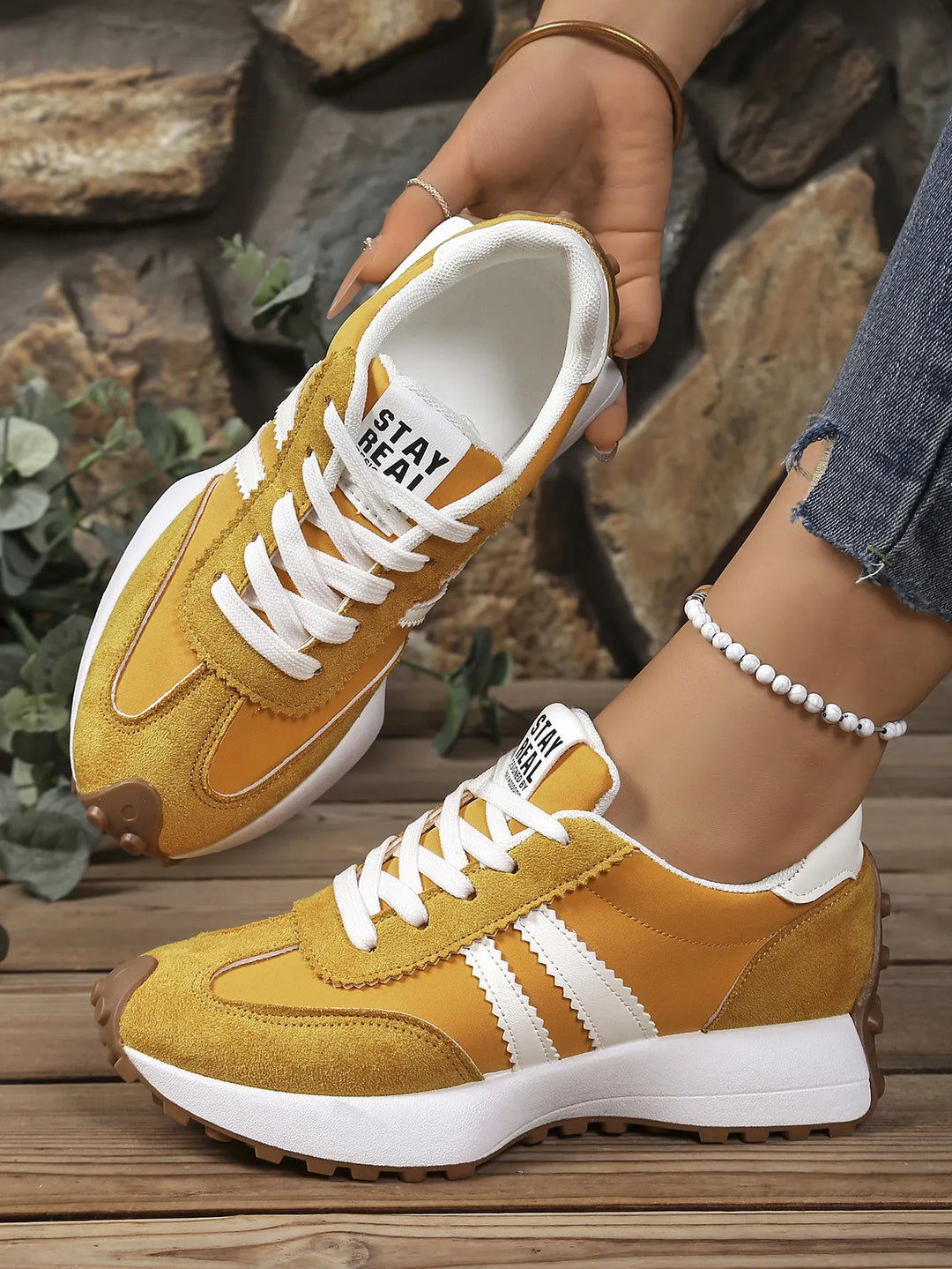 Lariesa - Sneakers With Lace-Up Closure and Contrast Stripes