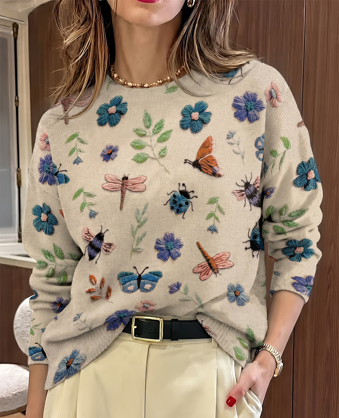 Lesa - Sweater With Floral and Insect Print