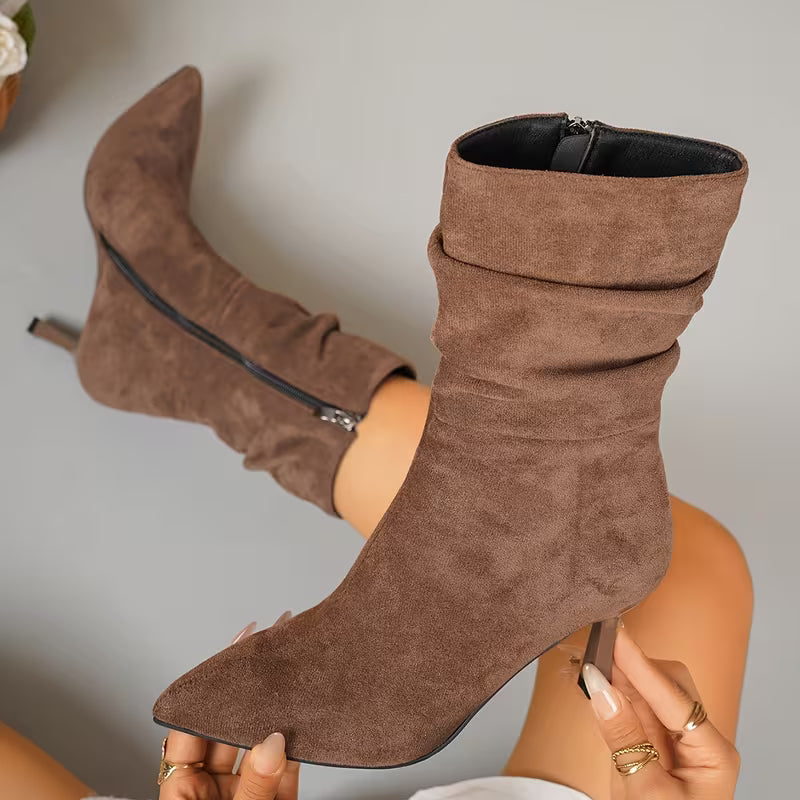 Tittana - Mid Heeled Boots with Pointed Edges