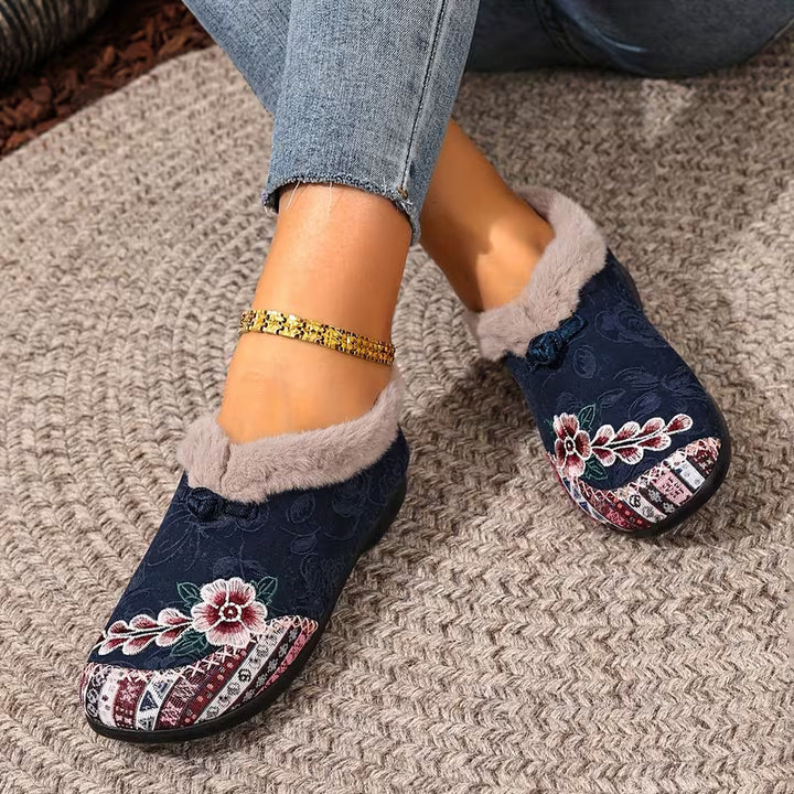 Estila - Slippers with Floral Embroidery and Plush Trim