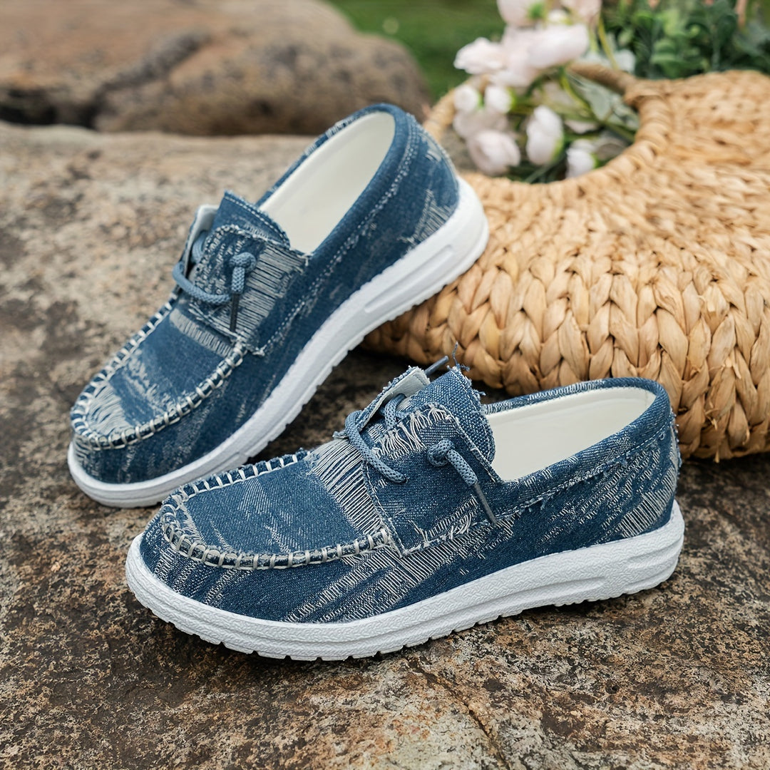 Aigerim - Comfortable Lace-Up Flat Sneakers