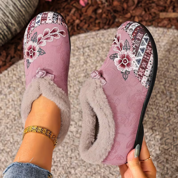 Estila - Slippers with Floral Embroidery and Plush Trim