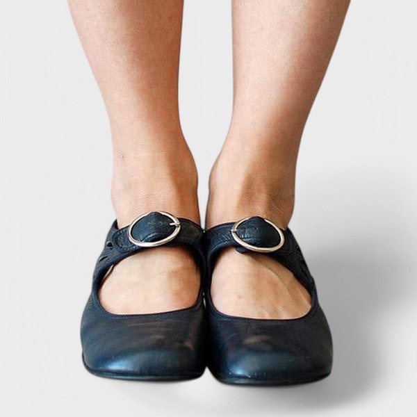 Lois - Single Buckle Shoes