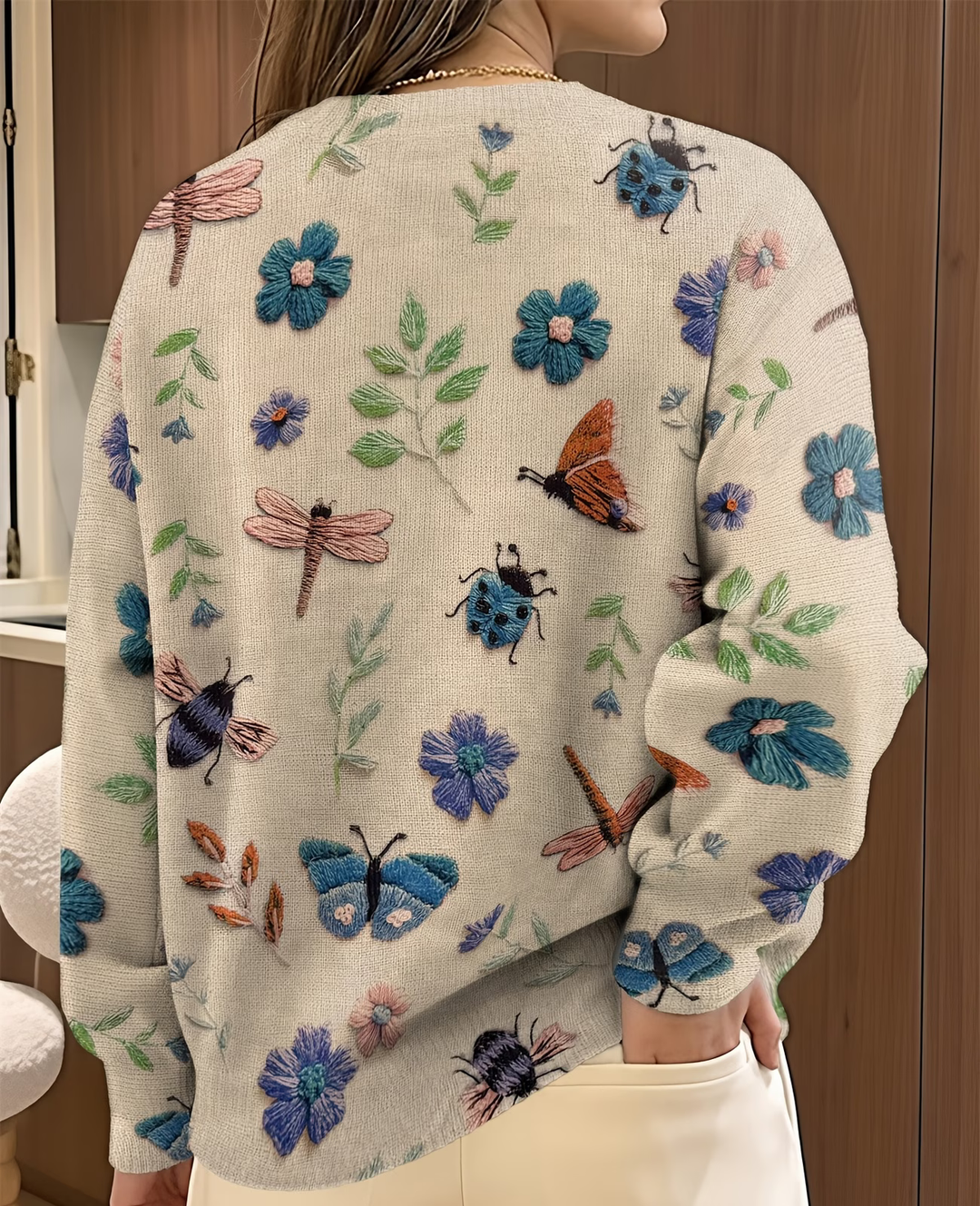 Lesa - Sweater With Floral and Insect Print