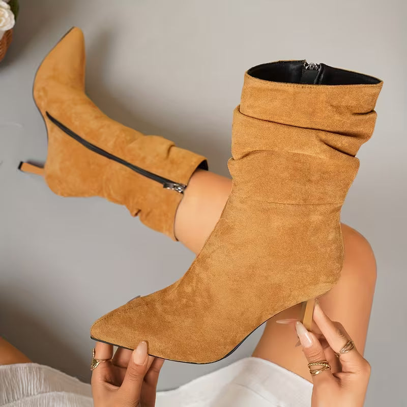 Tittana - Mid Heeled Boots with Pointed Edges