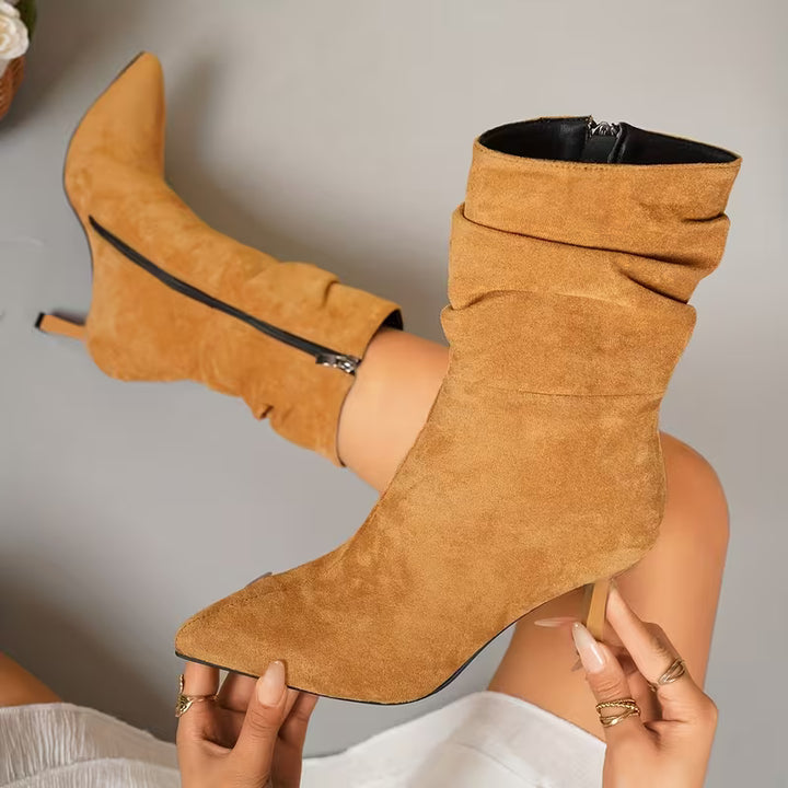 Tittana - Mid Heeled Boots with Pointed Edges