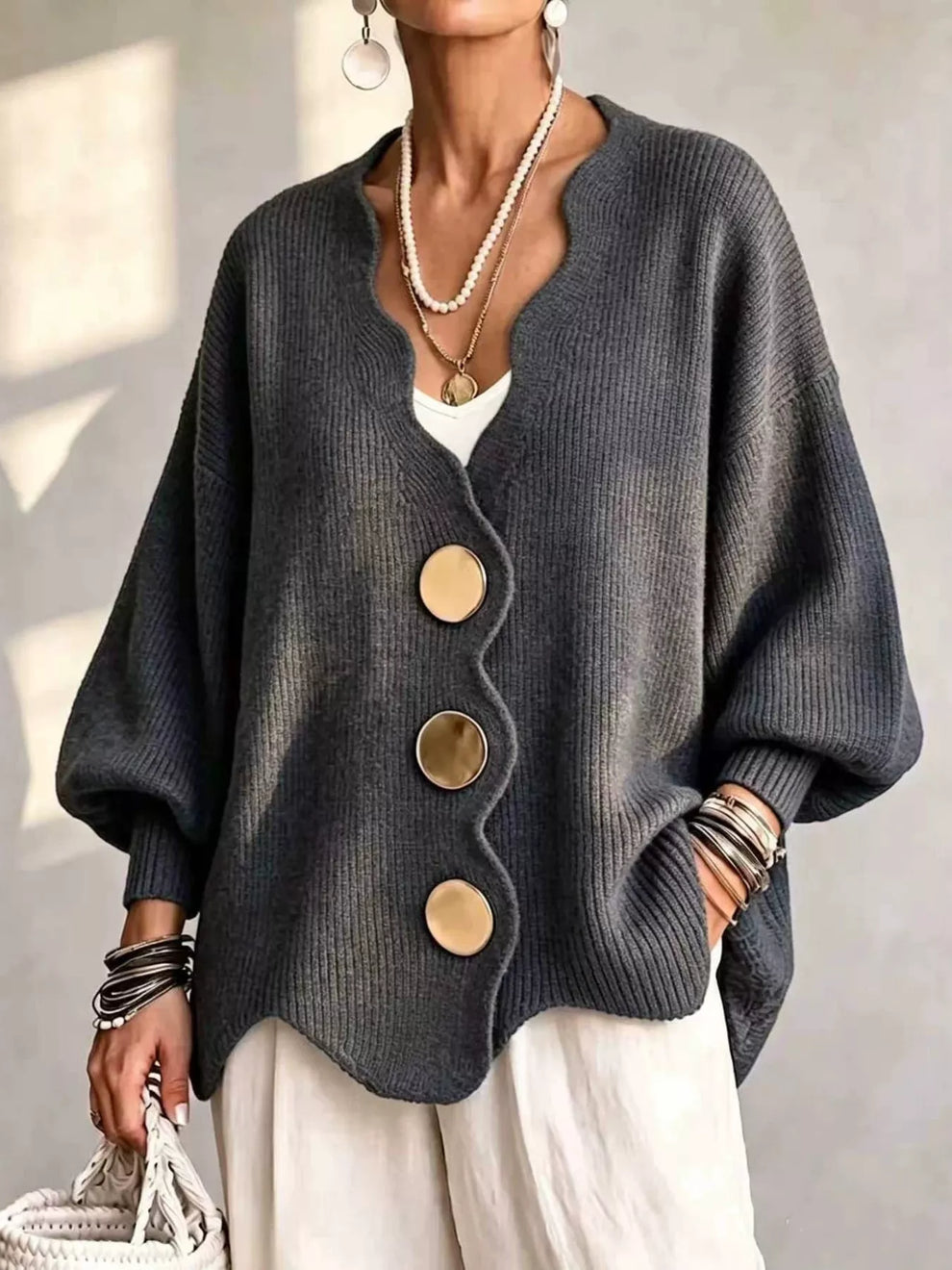 Gilian - Button-Up Cardigan With Scalloped Edge